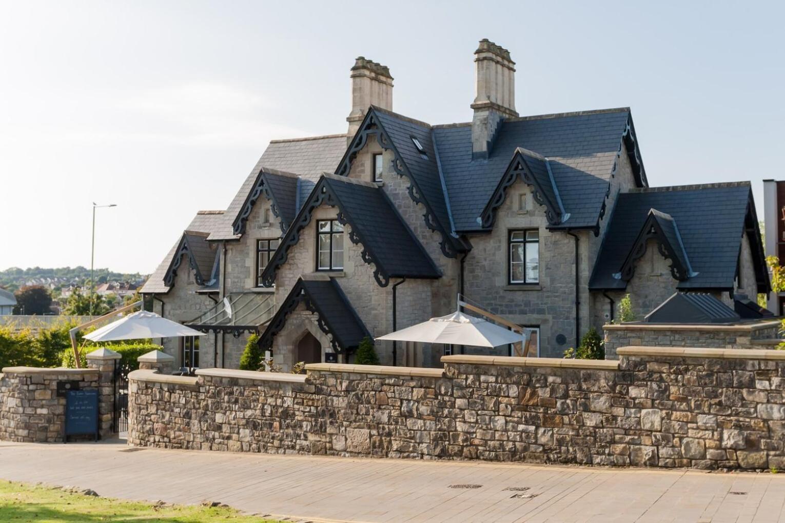 Cae Court Hotel ブリジェンド エクステリア 写真